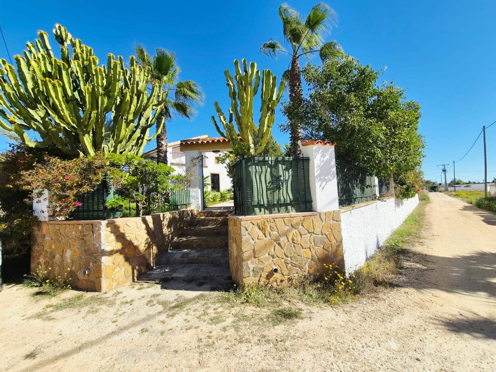 4 bedroom Villa for sale in Valle del Sol with pool garage - € 285,000 (Ref: 9735139)