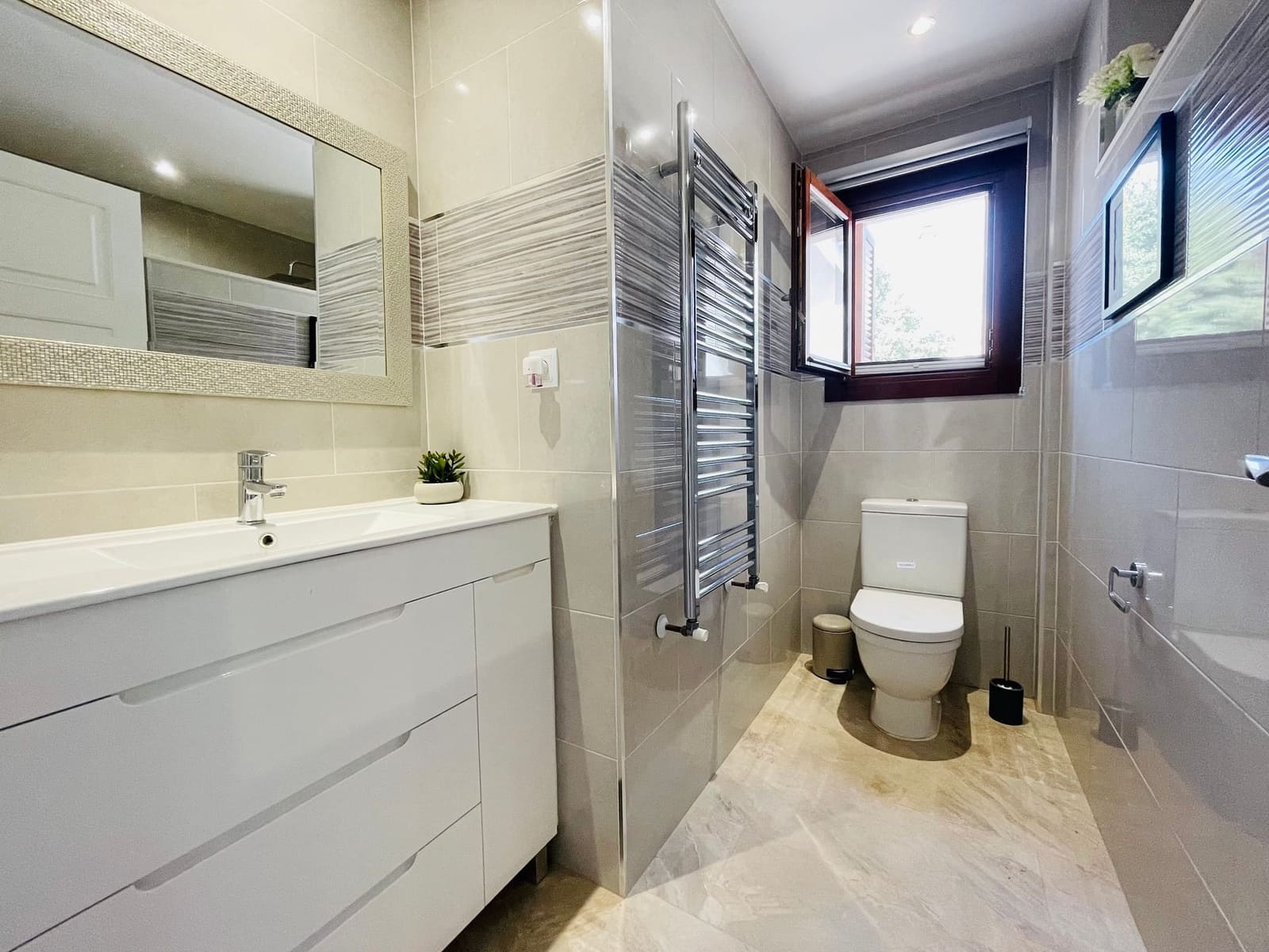 4 soverom Villa til salgs i Banos y Mendigo med svømmebasseng garasje - € 595 000 (Ref: 9755282)