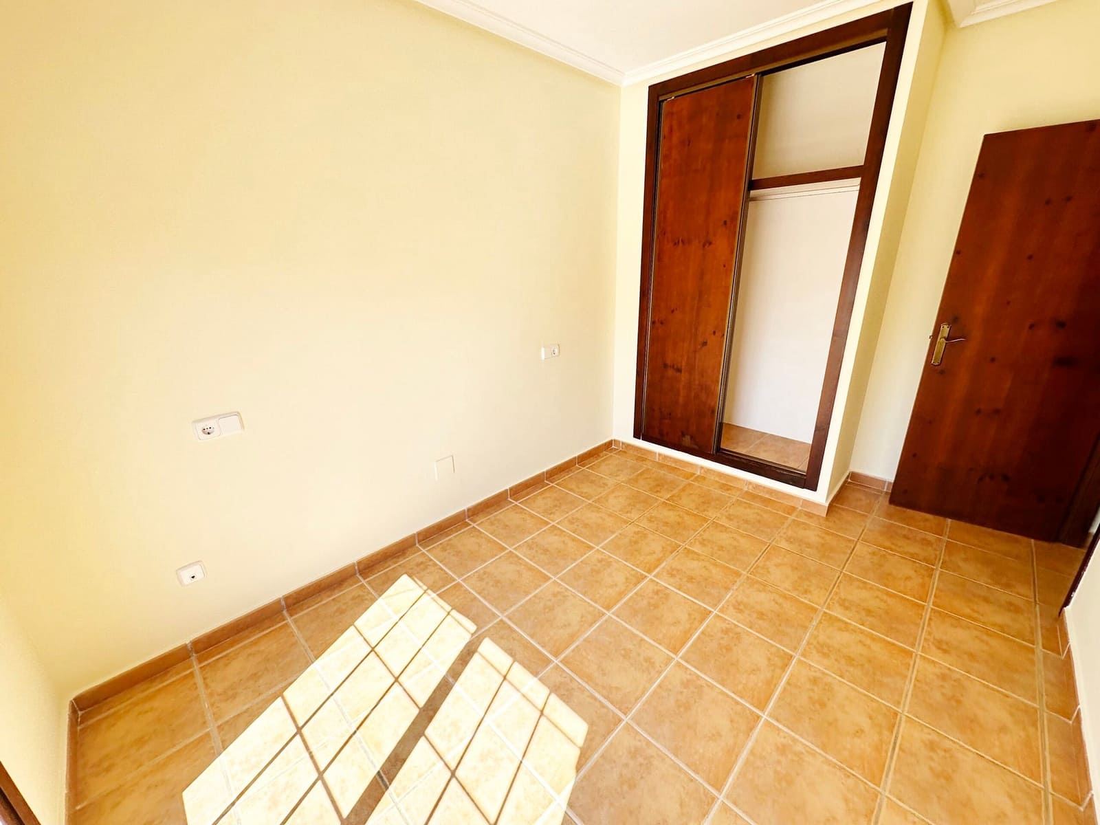 3 chambre Villa/Maison à vendre à Roda avec garage - 280 000 € (Ref: 9793303)