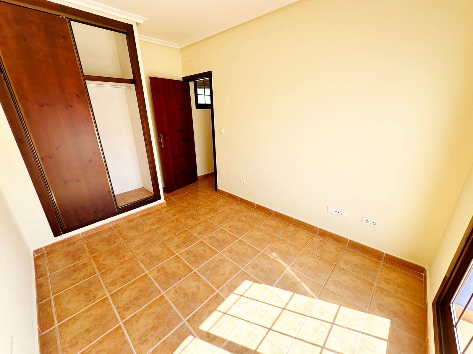 3 chambre Villa/Maison à vendre à Roda avec garage - 280 000 € (Ref: 9793303)