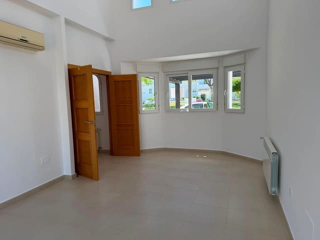 2 sypialnia Willa na sprzedaż w La Torre Golf Resort, Torre-Pacheco z basenem - 245 000 € (Ref: 9844805)