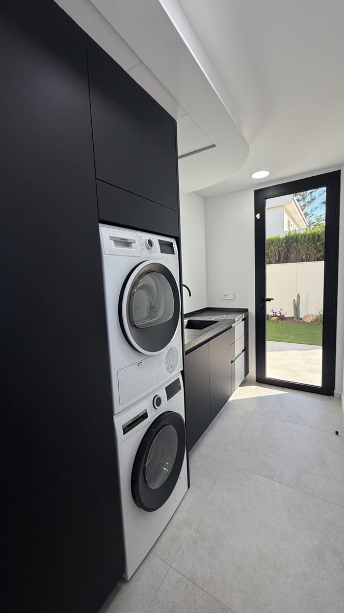 4 chambre Villa/Maison à vendre à La Manga del Mar Menor avec piscine garage - 1 335 000 € (Ref: 9872002)