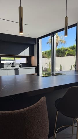 4 chambre Villa/Maison à vendre à La Manga del Mar Menor avec piscine garage - 1 335 000 € (Ref: 9872002)