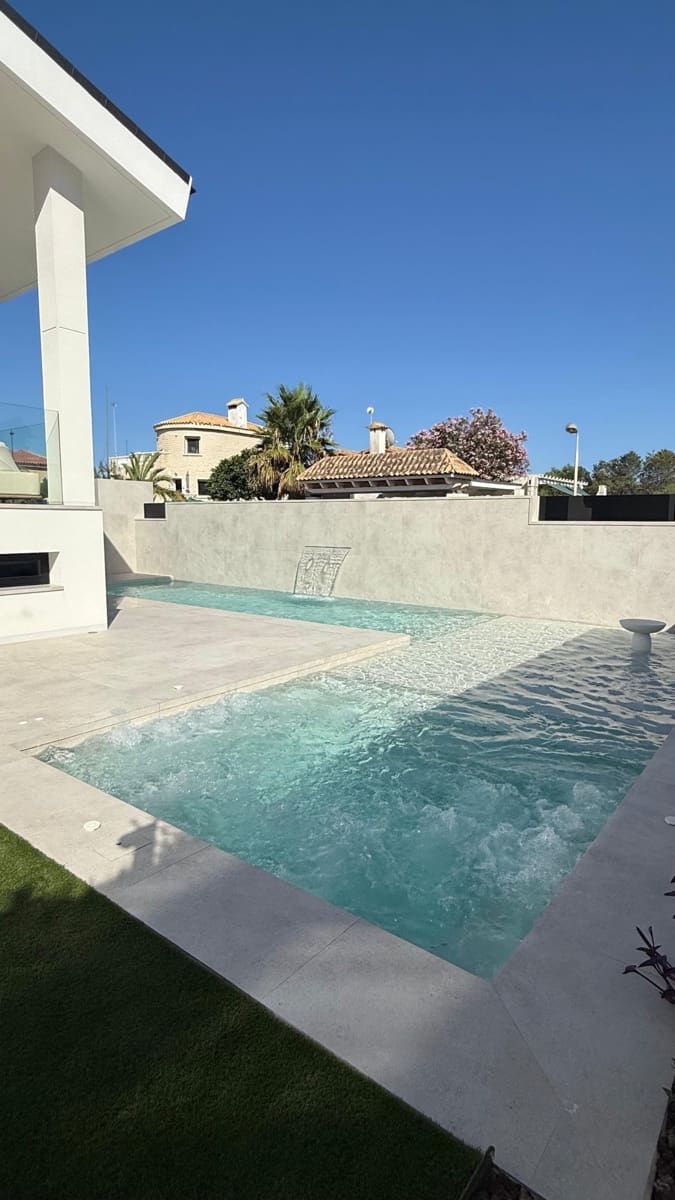4 chambre Villa/Maison à vendre à La Manga del Mar Menor avec piscine garage - 1 335 000 € (Ref: 9872002)