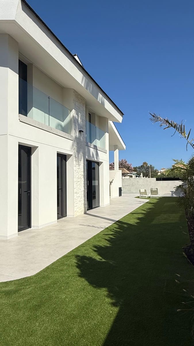 4 chambre Villa/Maison à vendre à La Manga del Mar Menor avec piscine garage - 1 335 000 € (Ref: 9872002)