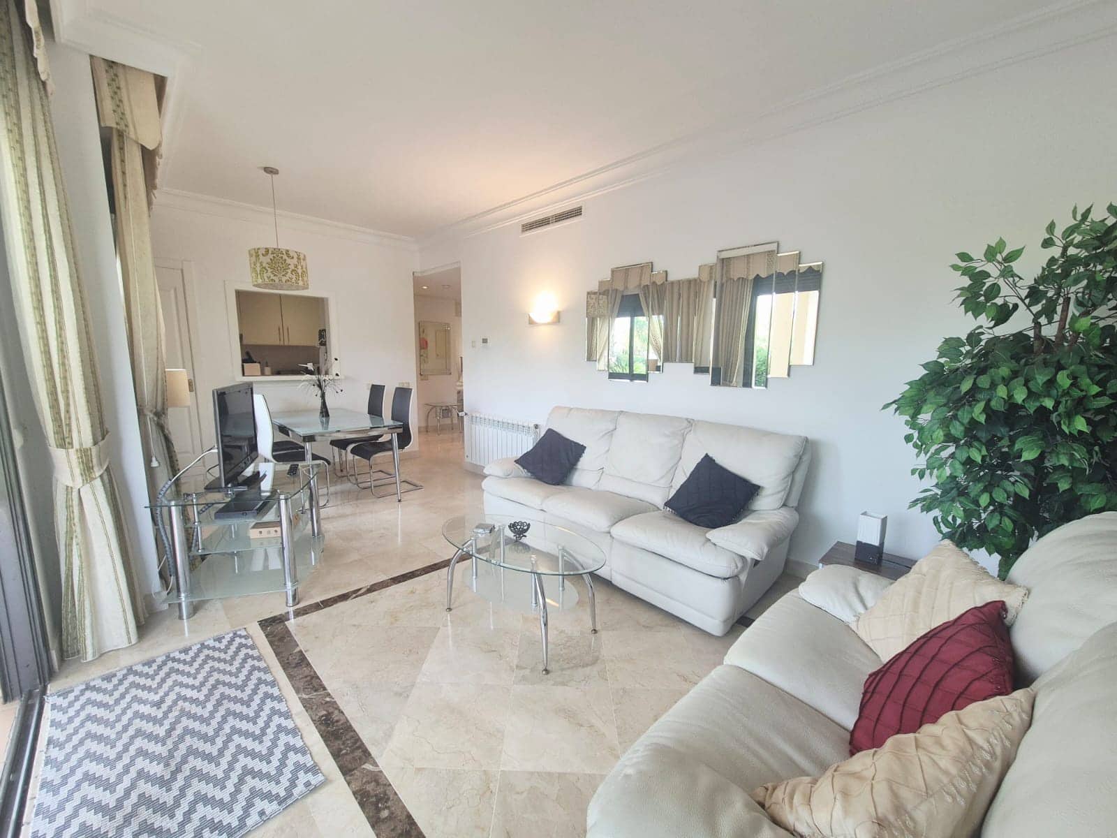 3 camera da letto Appartamento in vendita in Roda con piscina garage - 249.999 € (Rif: 9872003)