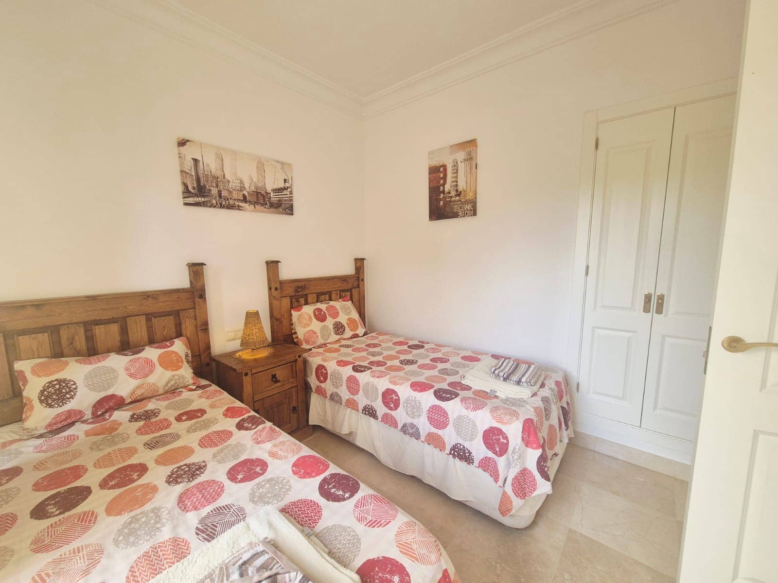 3 camera da letto Appartamento in vendita in Roda con piscina garage - 249.999 € (Rif: 9872003)