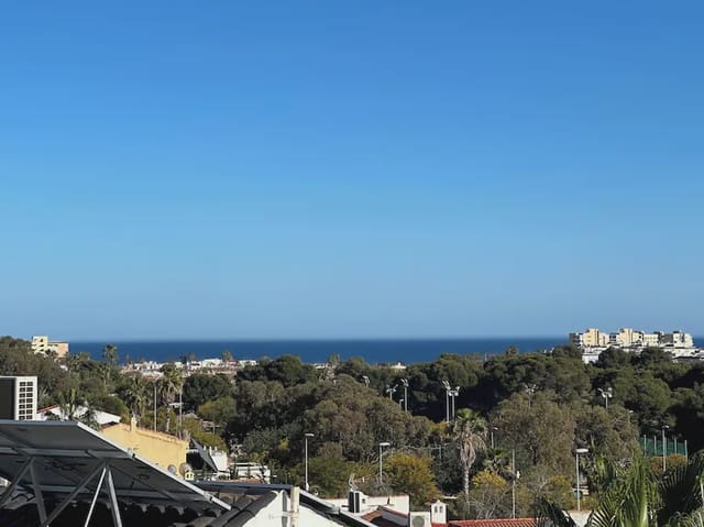 4 soveværelse Villa til salg i Mil Palmeras, Pilar de la Horadada med swimmingpool - € 699.999 (Ref: 9872010)