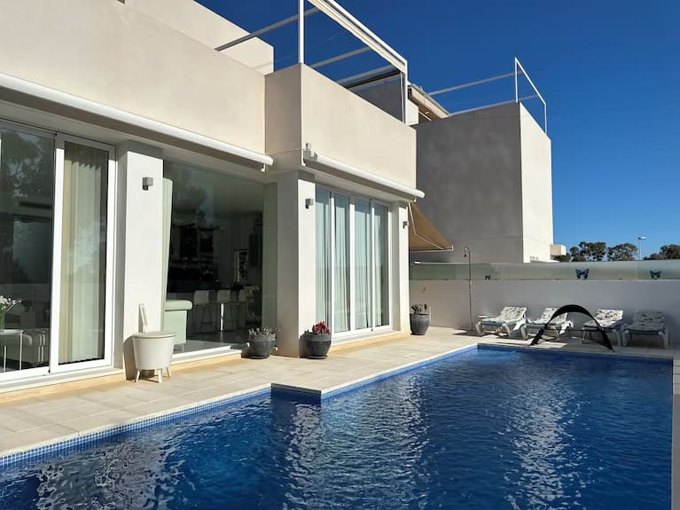 4 slaapkamer Villa te koop in Pilar de la Horadada met zwembad - € 699.999 (Ref: 9872010)