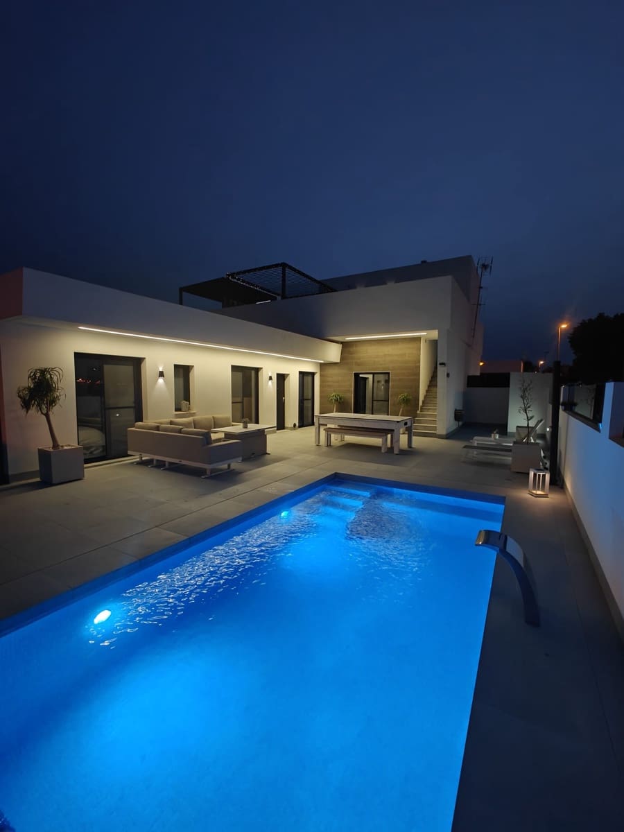 3 bedroom Villa for sale in Roldan with garage - € 365,000 (Ref: 9872028)
