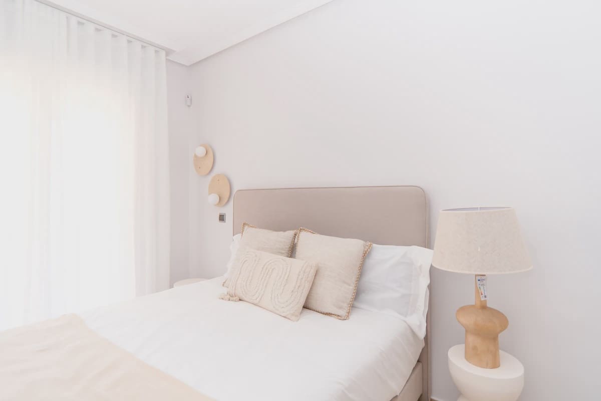 2 bedroom Apartment for sale in Los Alcazares - € 143,000 (Ref: 9872043)