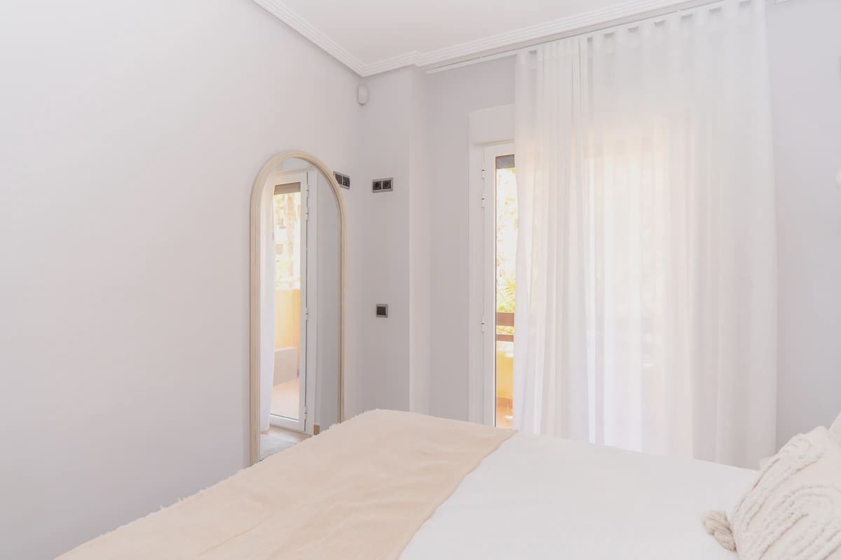 2 bedroom Apartment for sale in Los Alcazares - € 143,000 (Ref: 9872043)