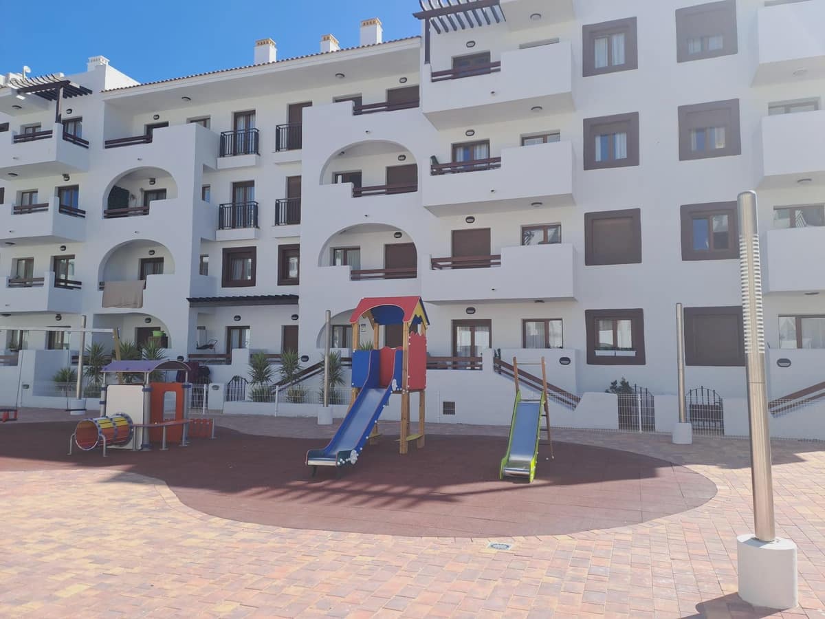 2 bedroom Apartment for sale in Los Alcazares - € 143,000 (Ref: 9872043)