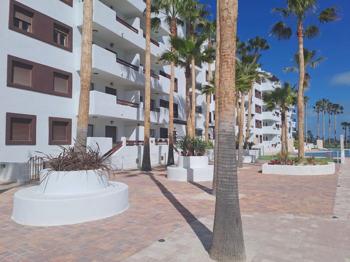 2 bedroom Apartment for sale in Los Alcazares - € 143,000 (Ref: 9872043)