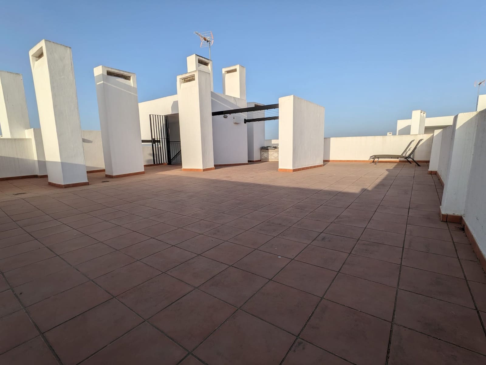Apartamento de 2 habitaciones en Roldan en venta con piscina - 124.950 € (Ref: 9872044)
