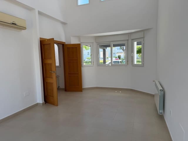 2 sypialnia Willa na sprzedaż w La Torre Golf Resort, Torre-Pacheco z basenem - 245 000 € (Ref: 9872046)