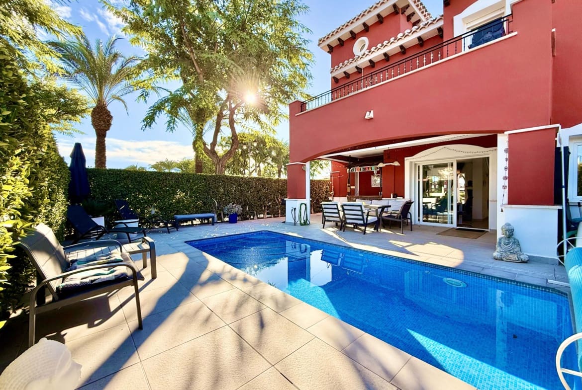 2 soveværelse Villa til salg i Mar Menor Golf Resort med swimmingpool - € 299.950 (Ref: 9872051)