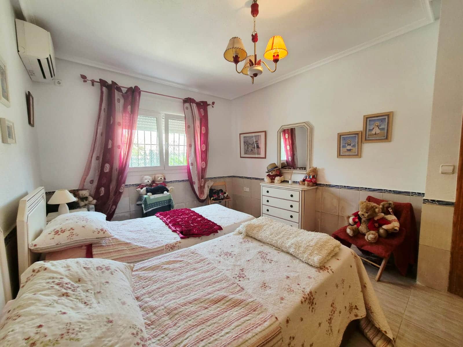 4 bedroom Villa for sale in Gea y Truyols with pool garage - € 289,999 (Ref: 9928673)
