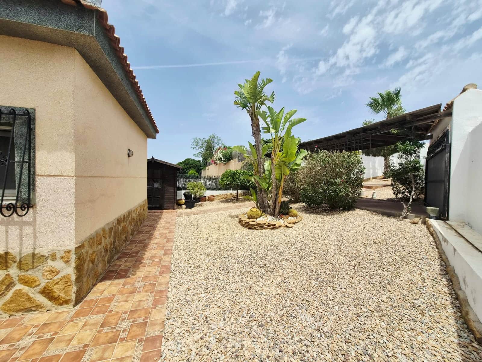 4 bedroom Villa for sale in Gea y Truyols with pool garage - € 289,999 (Ref: 9928673)