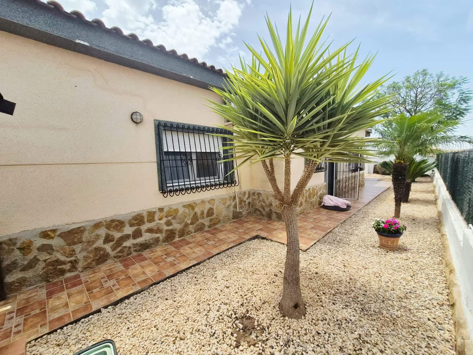 4 bedroom Villa for sale in Gea y Truyols with pool garage - € 289,999 (Ref: 9928673)