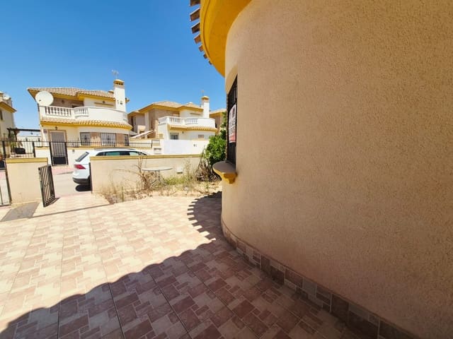 3 soverom Villa til salgs i Roldan med svømmebasseng garasje - € 179 999 (Ref: 9946923)