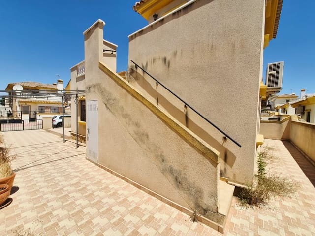 3 soverom Villa til salgs i Roldan med svømmebasseng garasje - € 179 999 (Ref: 9946923)