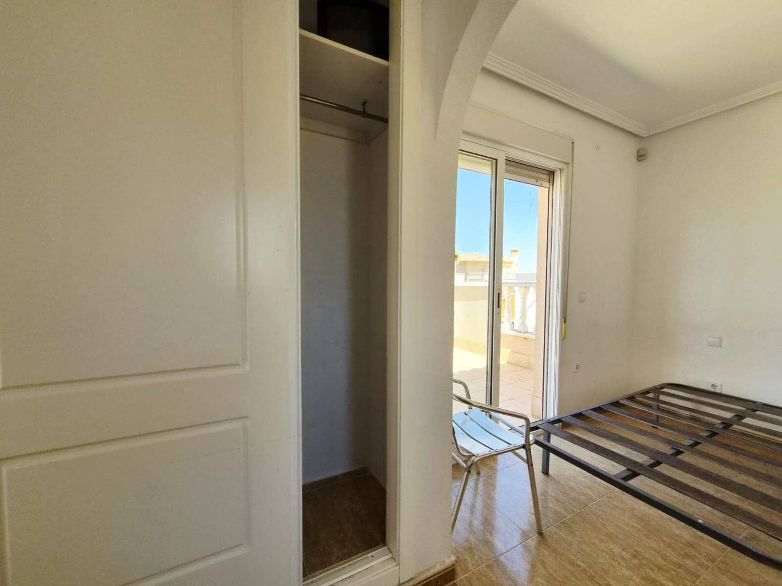 3 chambre Villa/Maison à vendre à Roldan avec piscine garage - 179 999 € (Ref: 9946923)
