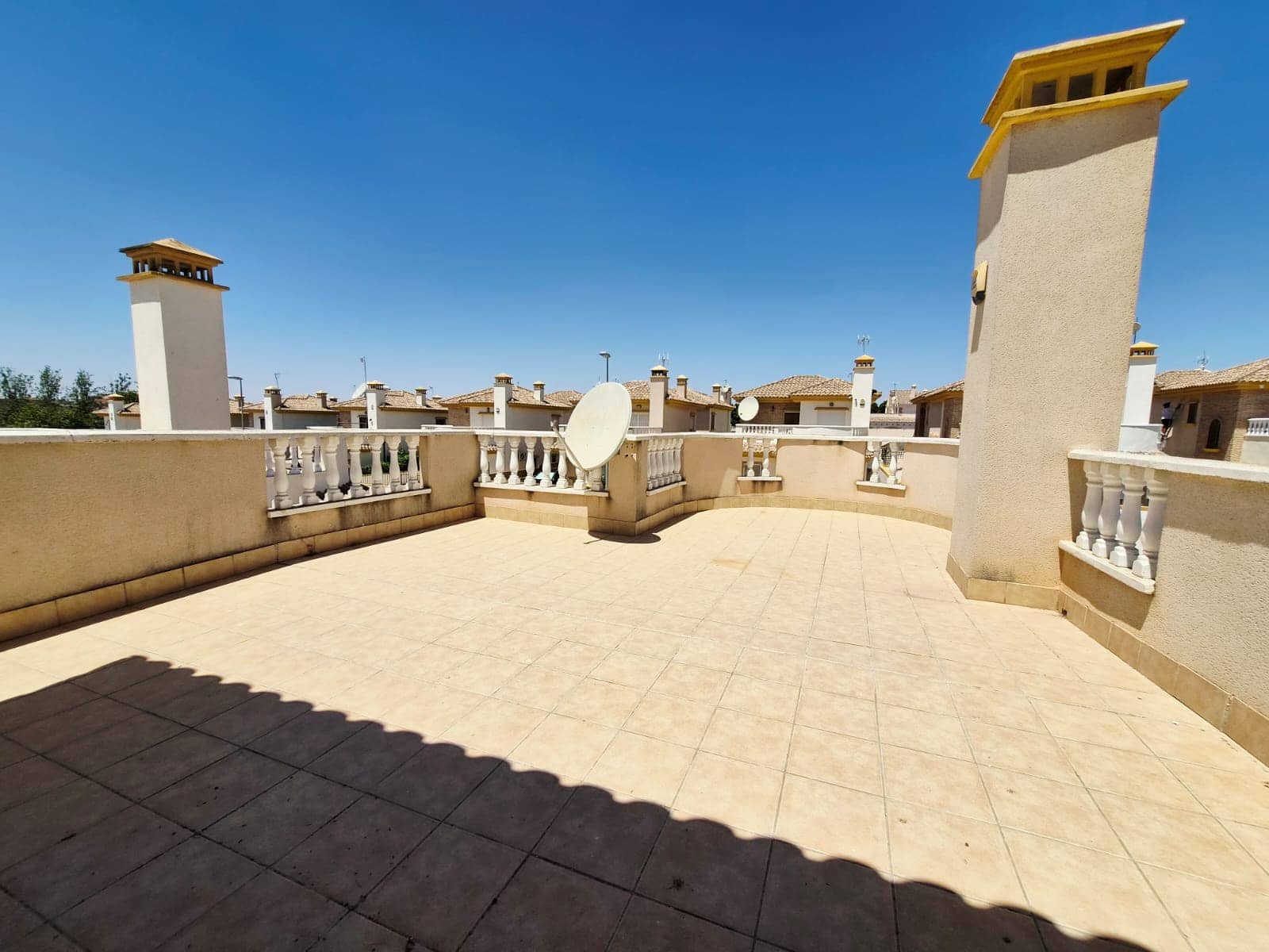 3 chambre Villa/Maison à vendre à Roldan avec piscine garage - 179 999 € (Ref: 9946923)