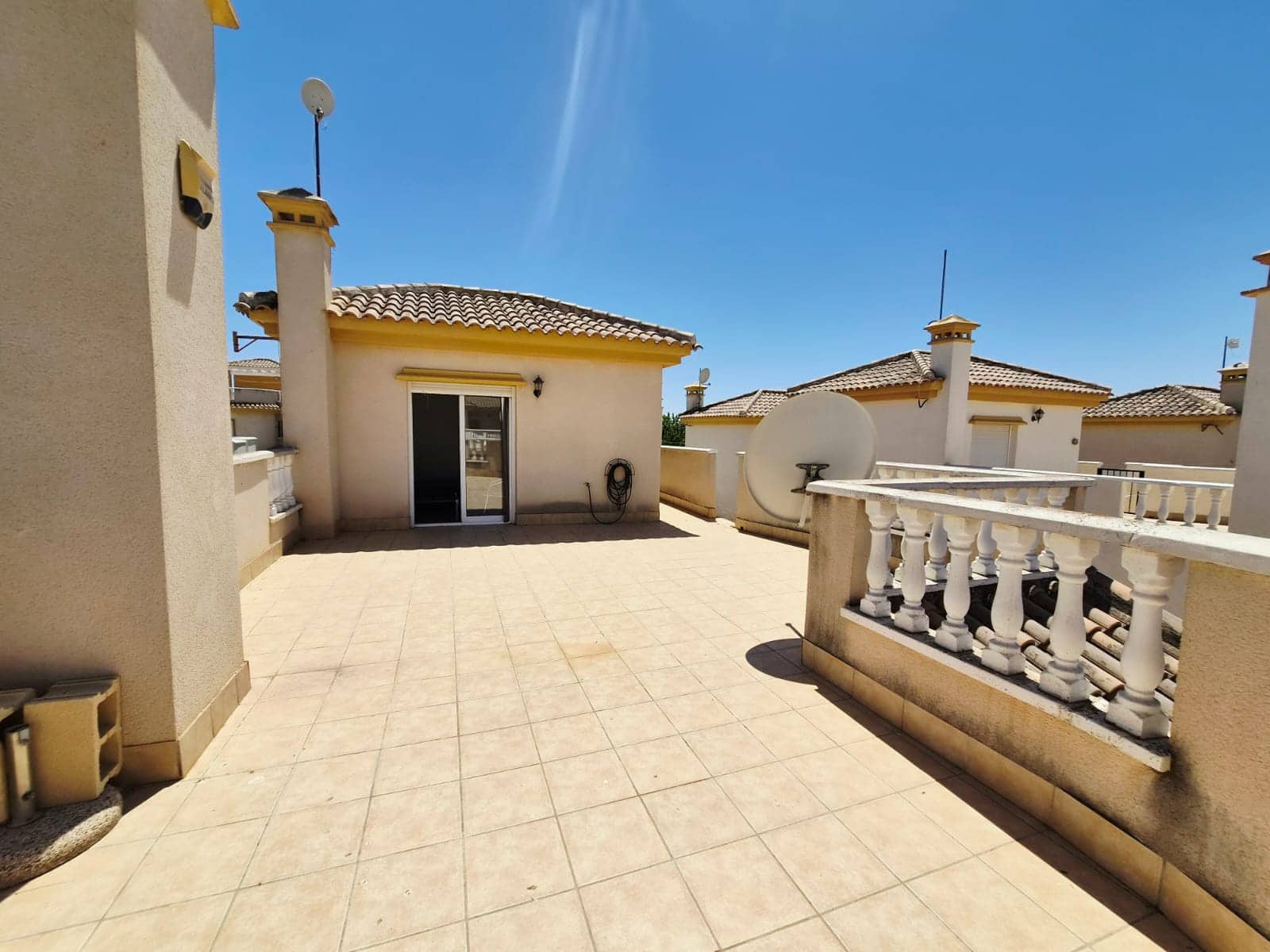 3 chambre Villa/Maison à vendre à Roldan avec piscine garage - 179 999 € (Ref: 9946923)