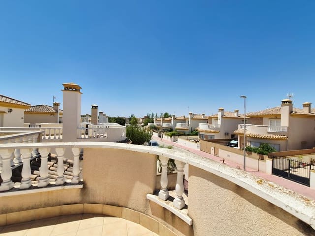 3 soverom Villa til salgs i Roldan med svømmebasseng garasje - € 179 999 (Ref: 9946923)