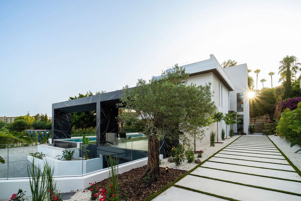 6 Zimmer Villa zu verkaufen in Benahavis mit Pool Garage - 5.950.000 € (Ref: 10073132)