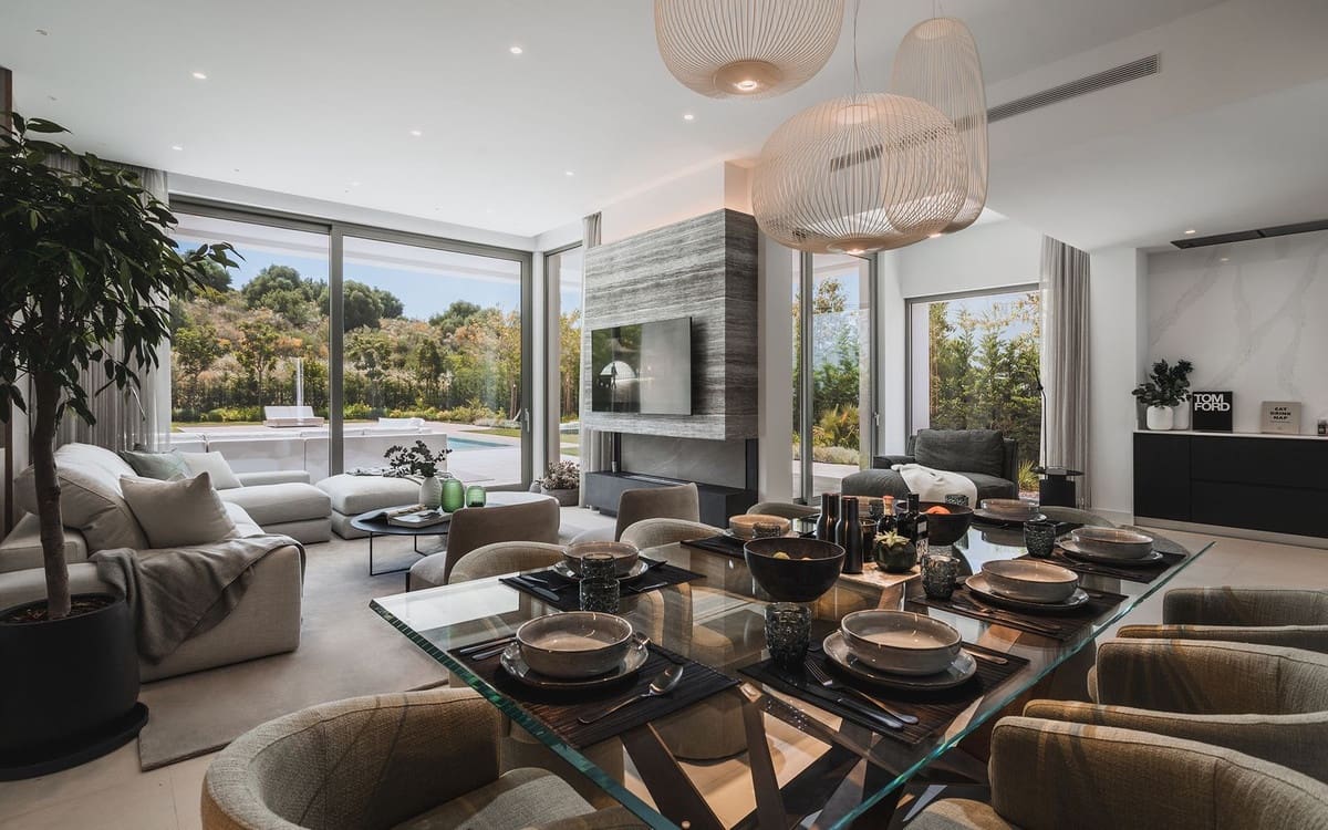 4 sovrum Villa till salu i El Paraiso med pool garage - 2 395 000 € (Ref: 10073149)