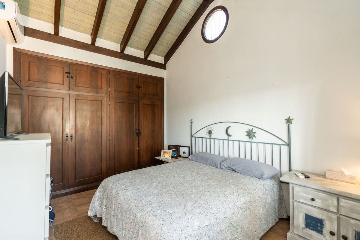 4 Zimmer Haus zu verkaufen in Estepona mit Pool Garage - 1.695.000 € (Ref: 10073156)