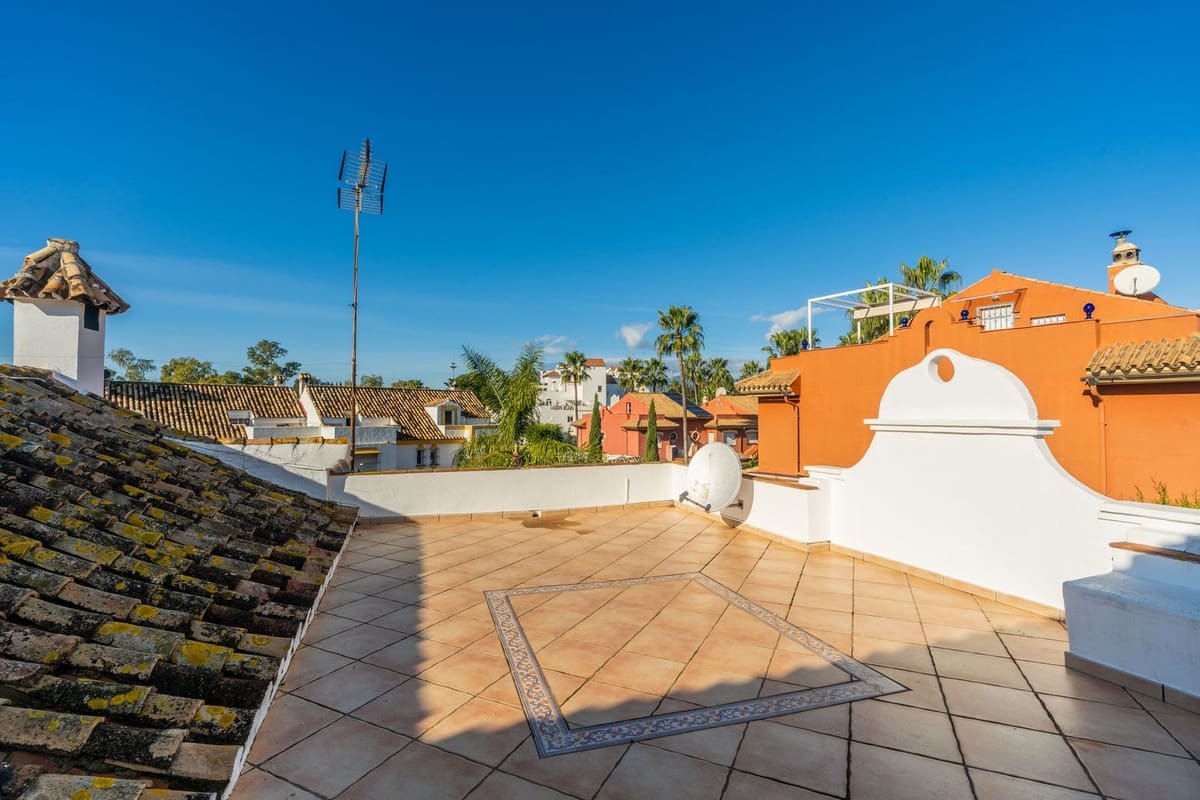 4 Zimmer Haus zu verkaufen in Estepona mit Pool Garage - 1.695.000 € (Ref: 10073156)