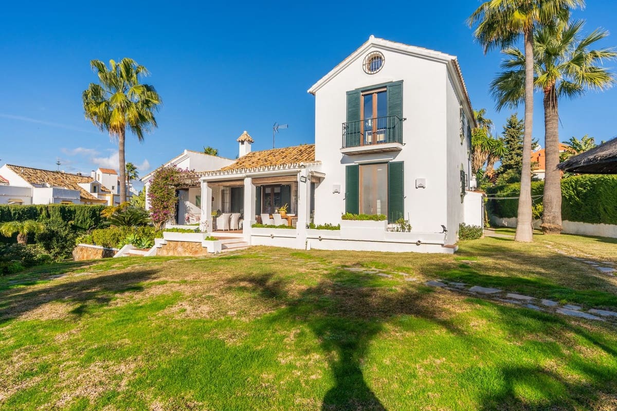 4 Zimmer Haus zu verkaufen in Estepona mit Pool Garage - 1.695.000 € (Ref: 10073156)