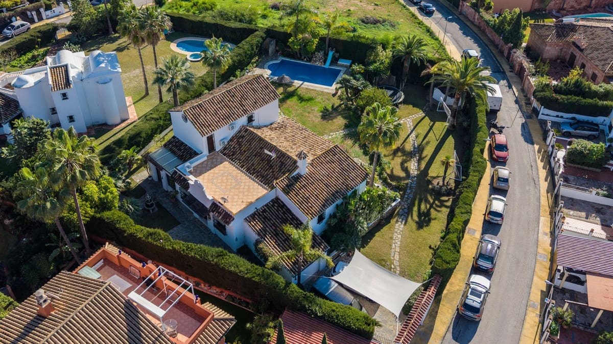 4 Zimmer Haus zu verkaufen in Estepona mit Pool Garage - 1.695.000 € (Ref: 10073156)