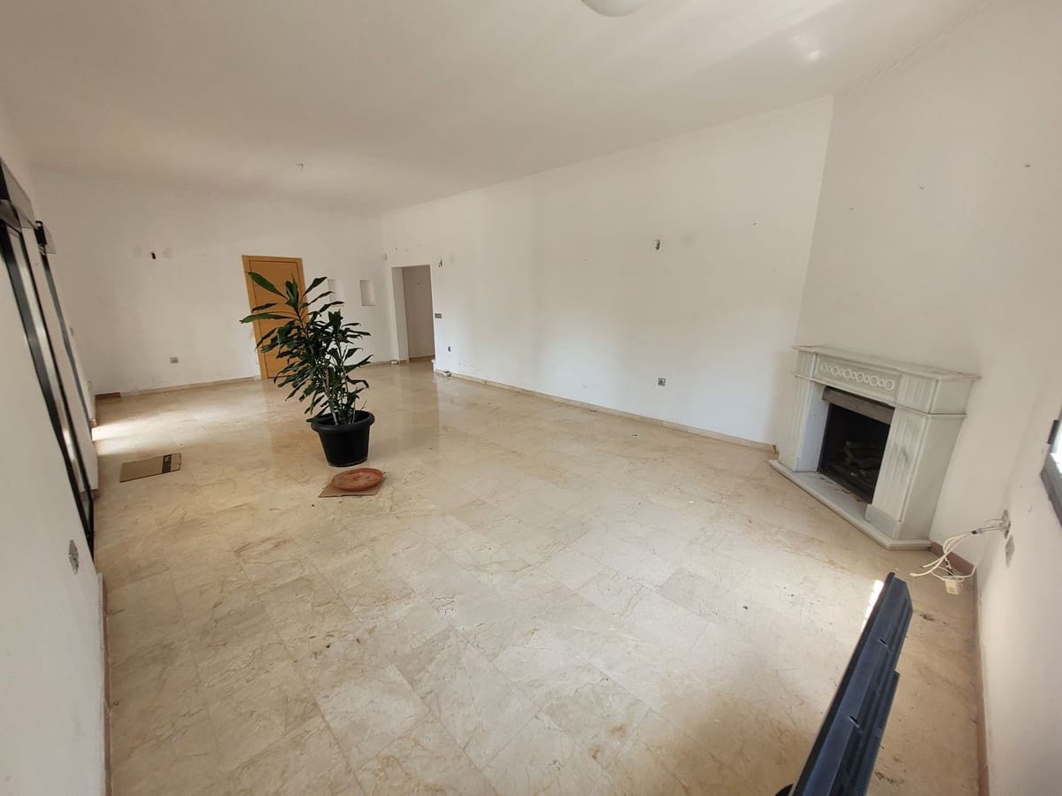 4 sovrum Villa till salu i Rio Real med garage - 920 000 € (Ref: 10073157)
