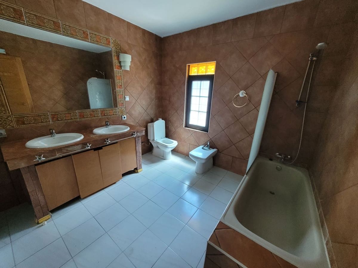 4 sovrum Villa till salu i Rio Real med garage - 920 000 € (Ref: 10073157)