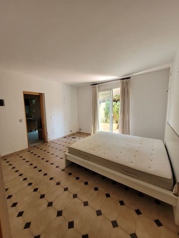 4 sovrum Villa till salu i Río Real, Marbella med garage - 920 000 € (Ref: 10073157)