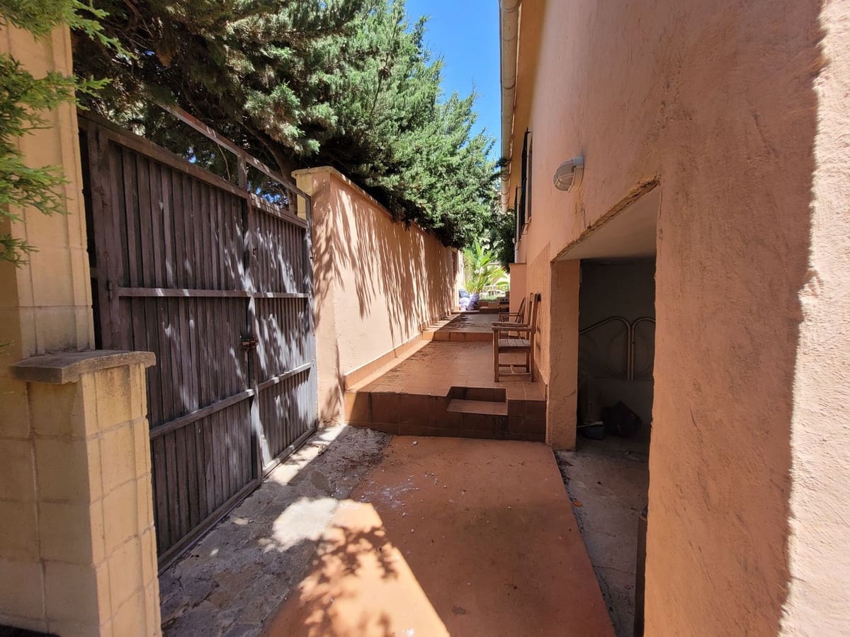 4 sovrum Villa till salu i Rio Real med garage - 920 000 € (Ref: 10073157)