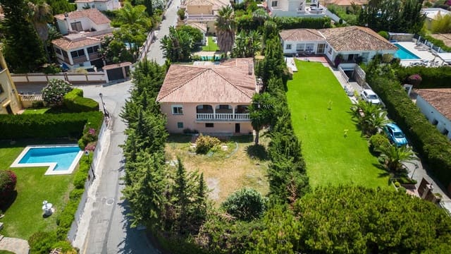 4 sovrum Villa till salu i Río Real, Marbella med garage - 920 000 € (Ref: 10073157)