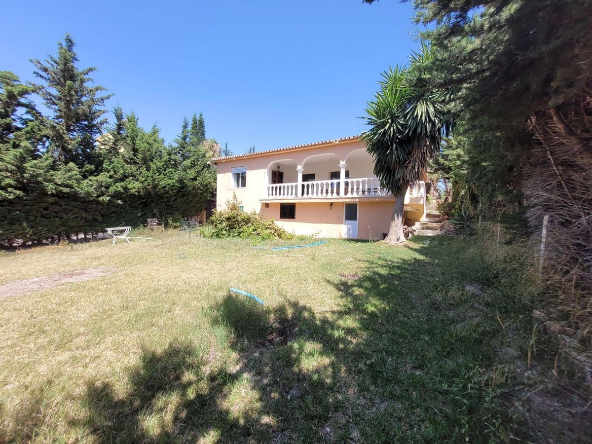 4 sovrum Villa till salu i Rio Real med garage - 920 000 € (Ref: 10073157)