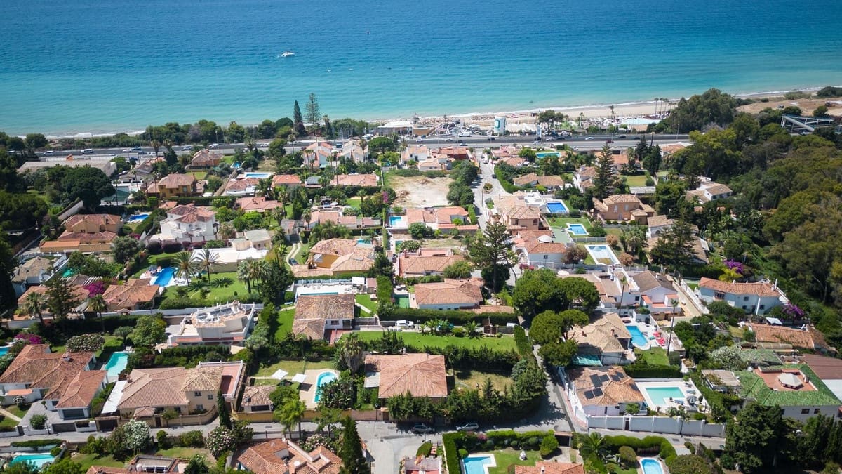 4 sovrum Villa till salu i Rio Real med garage - 920 000 € (Ref: 10073157)