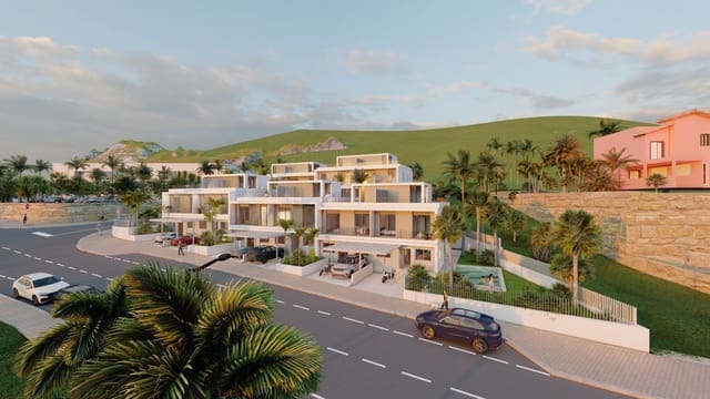 4 makuuhuone Omakotitalo myytävänä paikassa Estepona mukana uima-altaan 
autotalli - 824 000 € (Ref: 10073159)