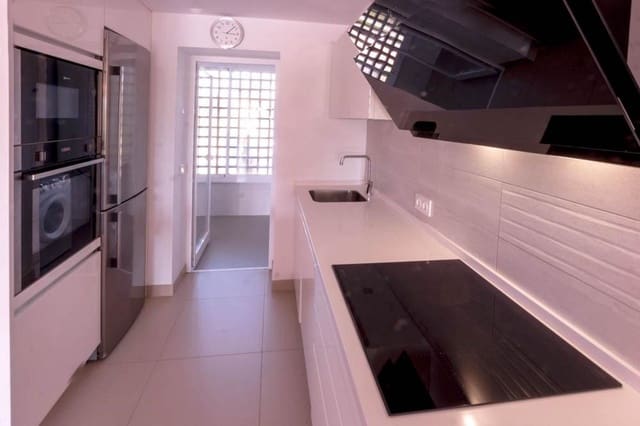 3 quarto Casa em Banda para venda em El Paraíso, Benahavís com piscina garagem - 676 000 € (Ref: 10073168)