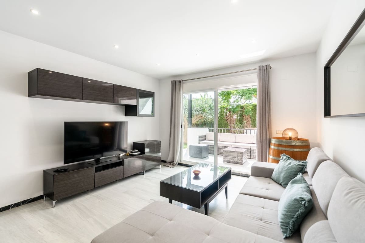 2 Zimmer Apartment zu verkaufen in Puerto Banus mit Pool Garage - 690.000 € (Ref: 10074486)