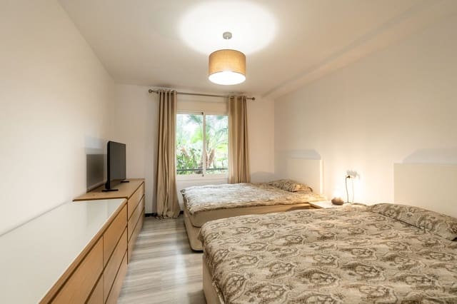 2 makuuhuone Huoneisto myytävänä paikassa Puerto Banus, Marbella mukana uima-altaan 
autotalli - 690 000 € (Ref: 10074486)