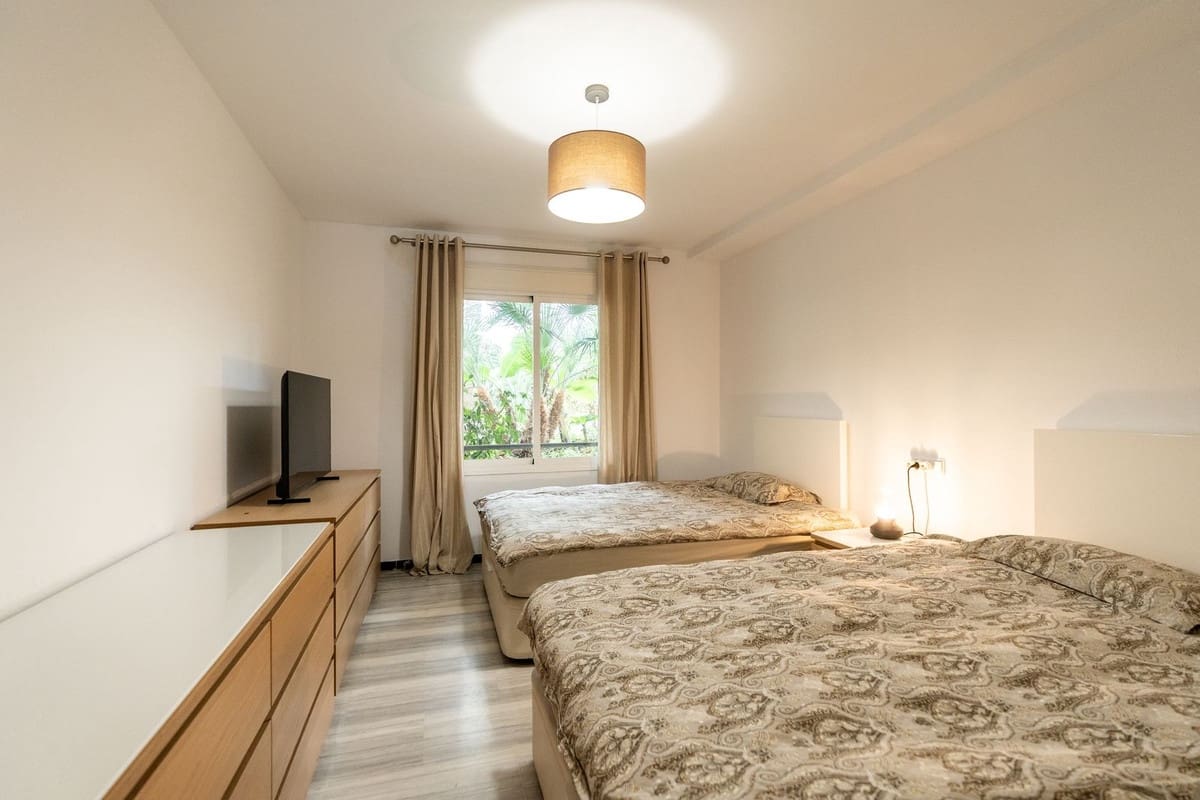 2 sypialnia Apartament do wynajęcia w Puerto Banus z basenem garażem - 2 600 € (Ref: 10074487)