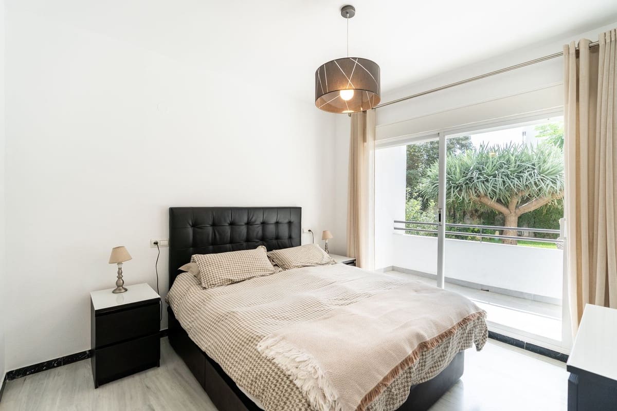 2 sypialnia Apartament do wynajęcia w Puerto Banus z basenem garażem - 2 600 € (Ref: 10074487)