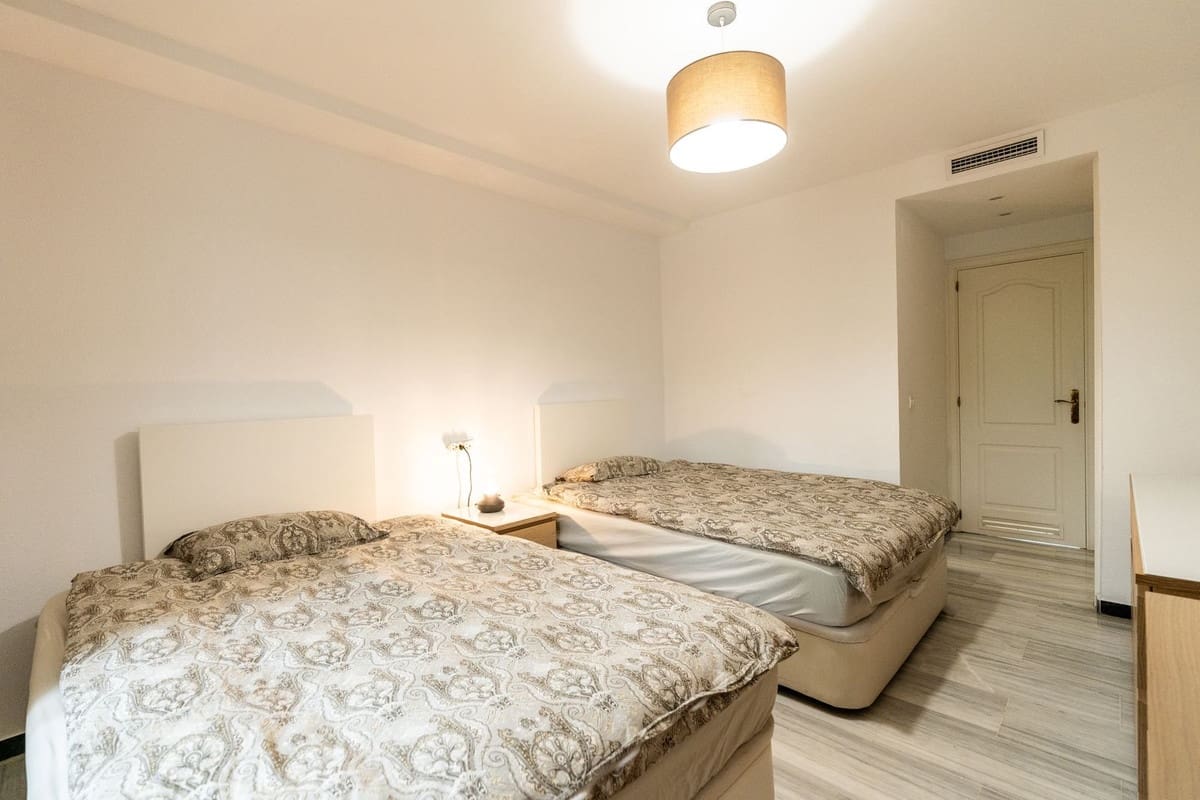 2 sypialnia Apartament do wynajęcia w Puerto Banus z basenem garażem - 2 600 € (Ref: 10074487)